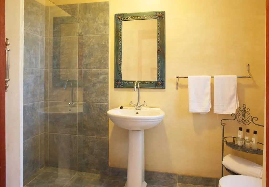Amblewood Guest House Hout Bay Appartement